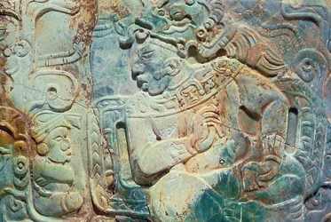 Pektorale des Königs und eines Höflings aus Tikal (Jade)